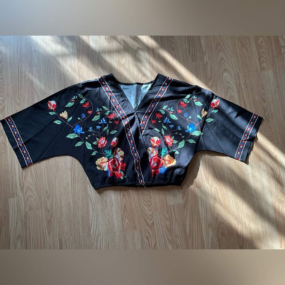 Vibrant Floral Black/Red Top & Short  2 piece set L - Picture 9 of 11